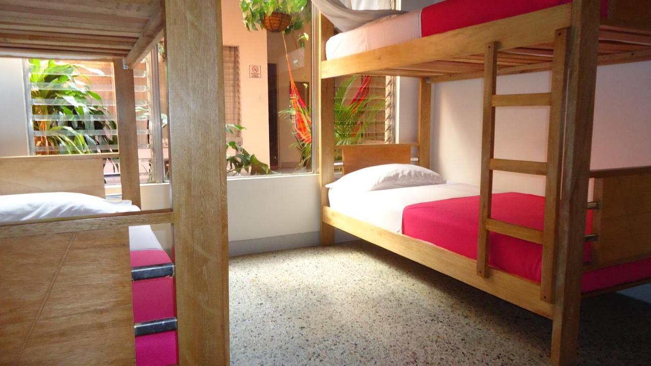 Iris Hostel เมเดยิน ภายนอก รูปภาพ